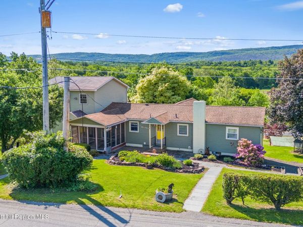 19 Pompeys Cave Road, High Falls, NY 12440