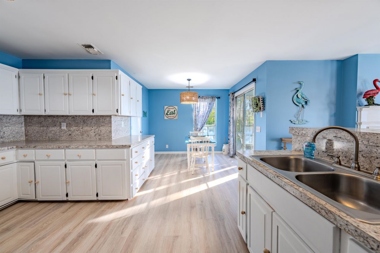 1617 E Highway 98, Carrabelle, FL 32322 Photo