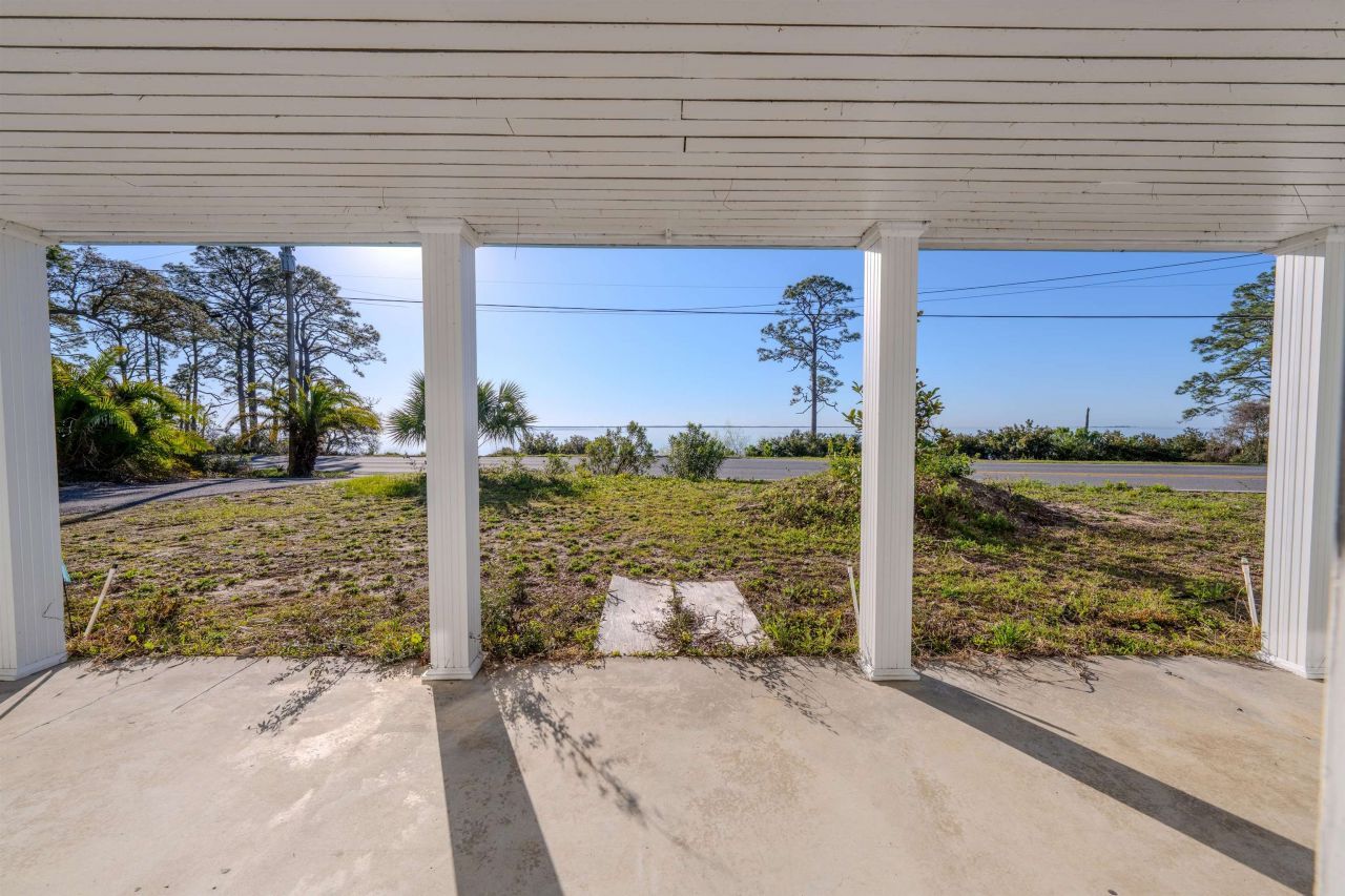 1617 E Highway 98, Carrabelle, FL 32322 Photo
