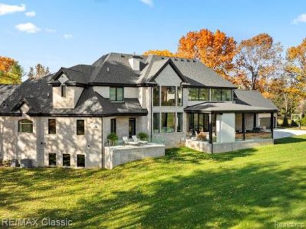 2323 Canterwood, Highland Twp, MI 48357