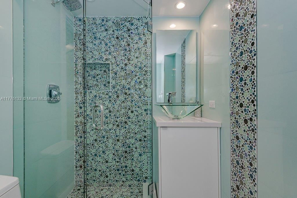 2301 Collins Ave, Unit 1424, Miami Beach, FL 33139 Photo