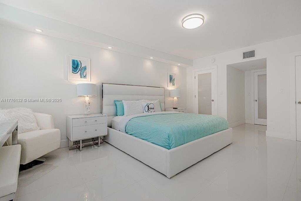 2301 Collins Ave, Unit 1424, Miami Beach, FL 33139 Photo