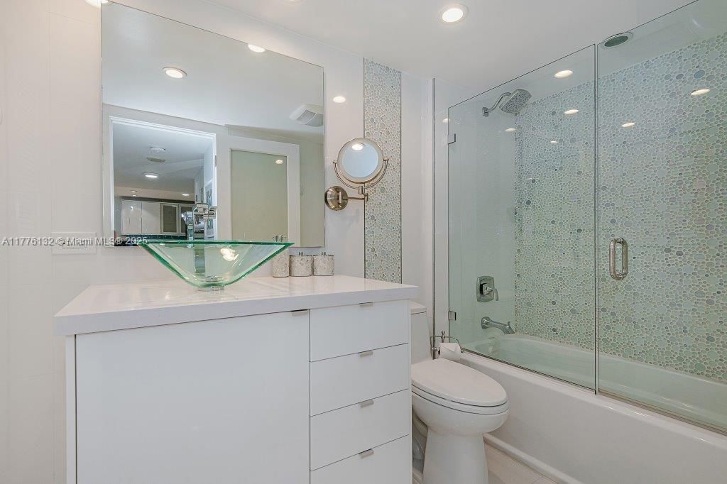 2301 Collins Ave, Unit 1424, Miami Beach, FL 33139 Photo