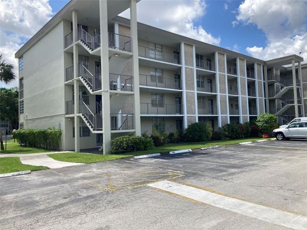 2998 NW 48th Terrace, Unit 332, Lauderdale Lakes, FL 33313