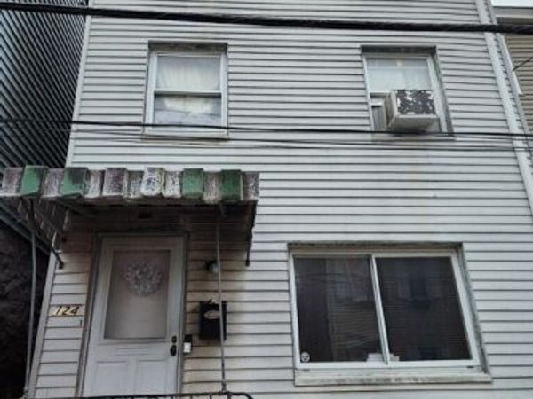 124 Fountain St, Allegheny, PA 15212
