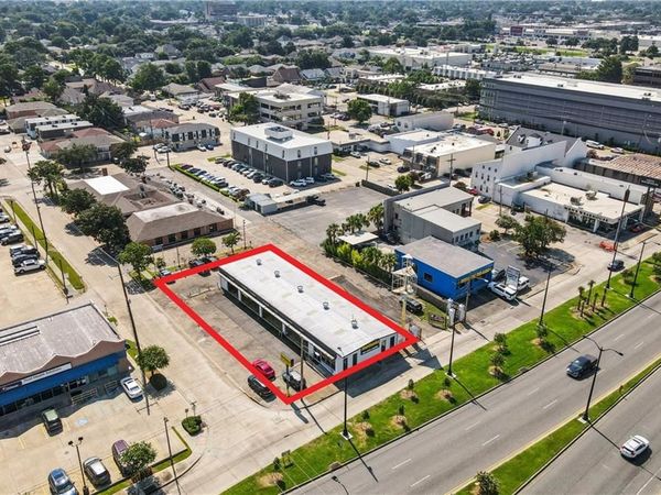 3125 N CAUSEWAY Boulevard, Metairie, LA 70002