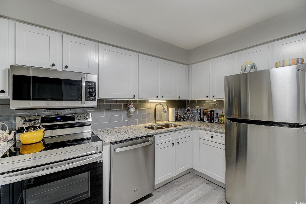 10200 Lake Shore Dr. Photo 11