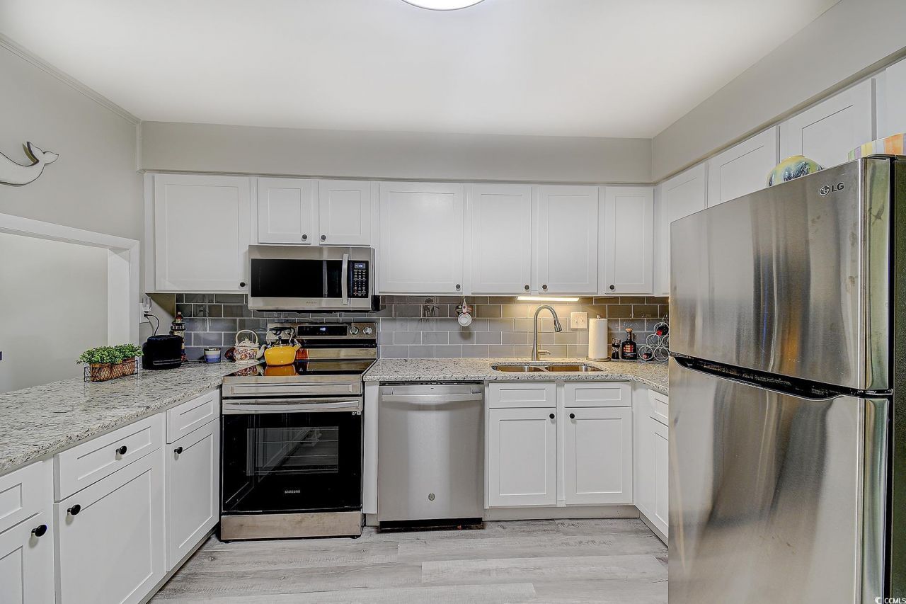 10200 Lake Shore Dr. Photo 12