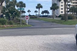 10200 Lake Shore Dr. photo 4