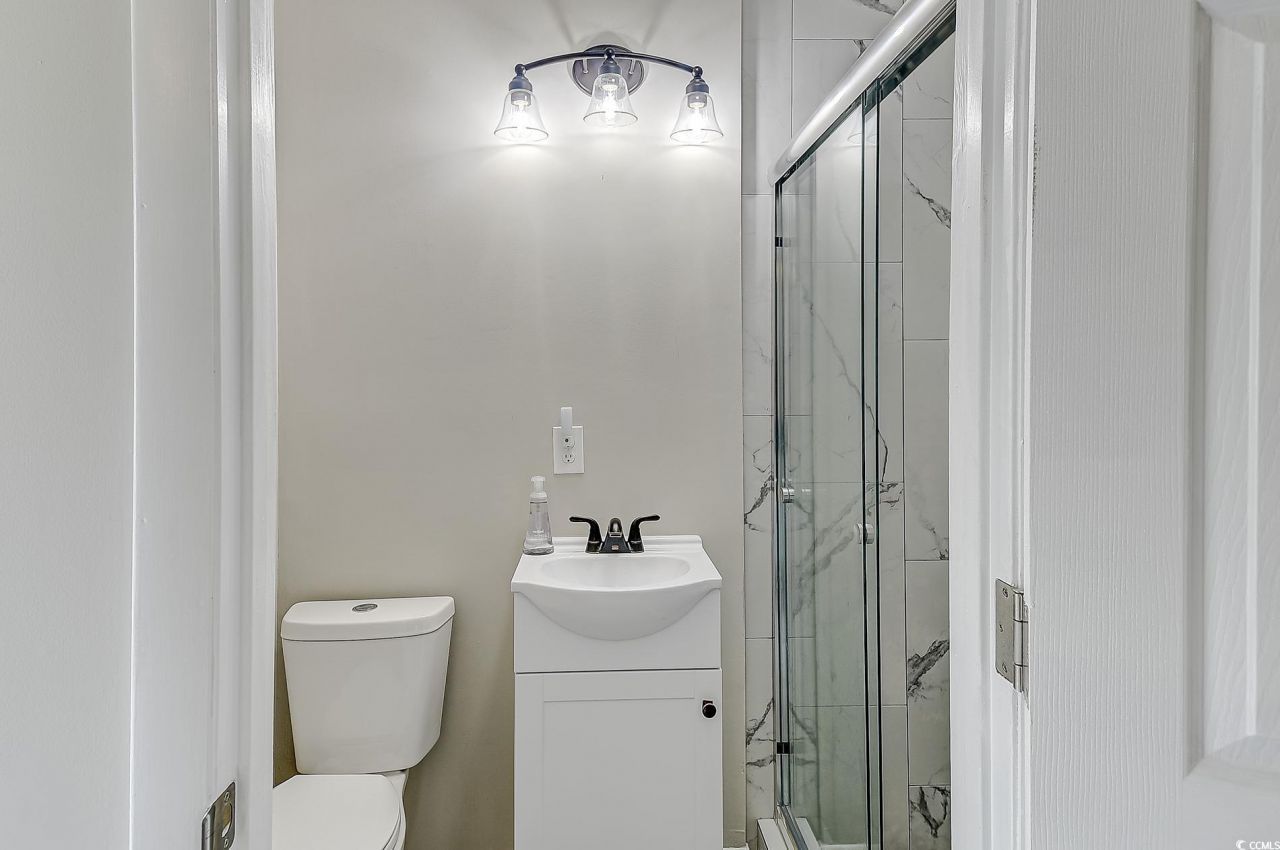 10200 Lake Shore Dr. Photo 22