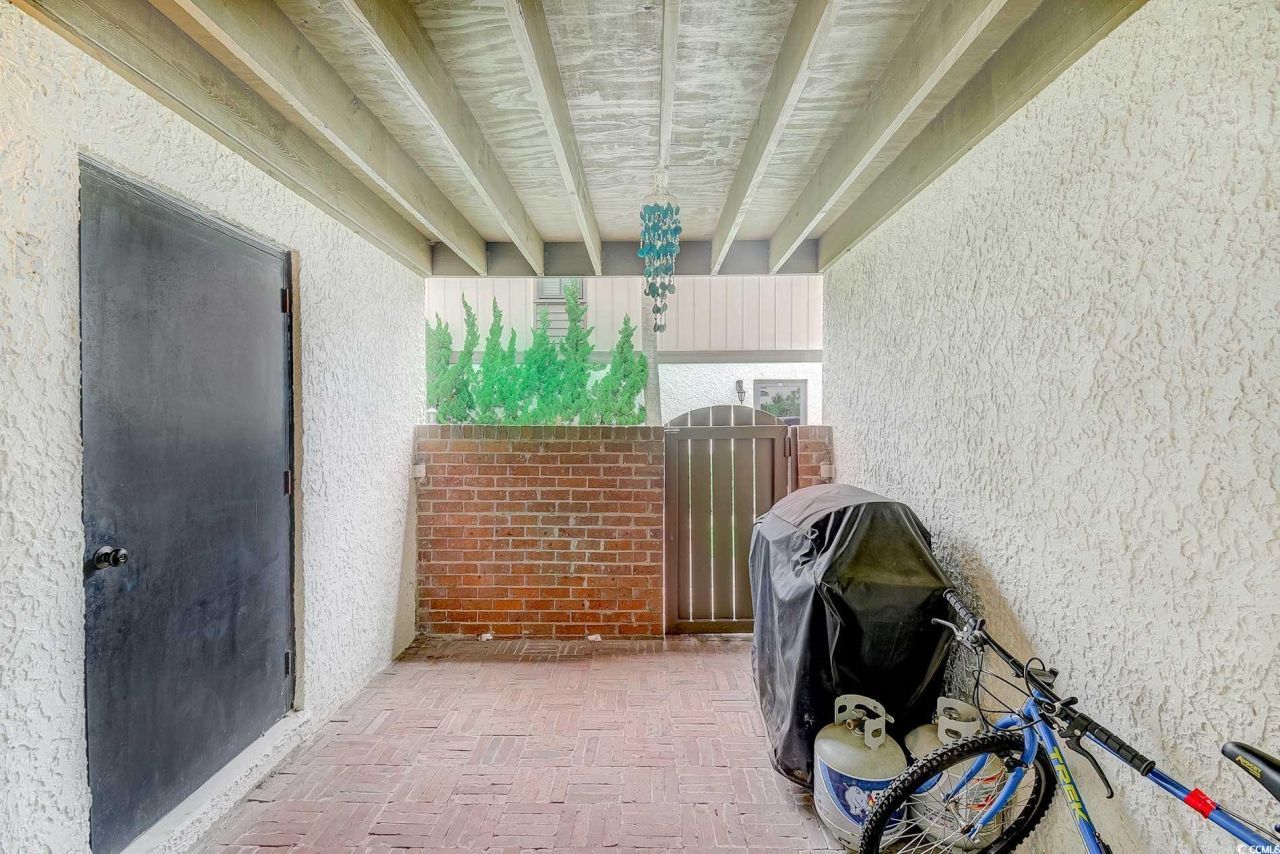 10200 Lake Shore Dr. Photo 31