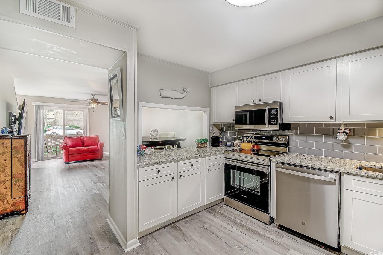 10200 Lake Shore Dr. Photo 9