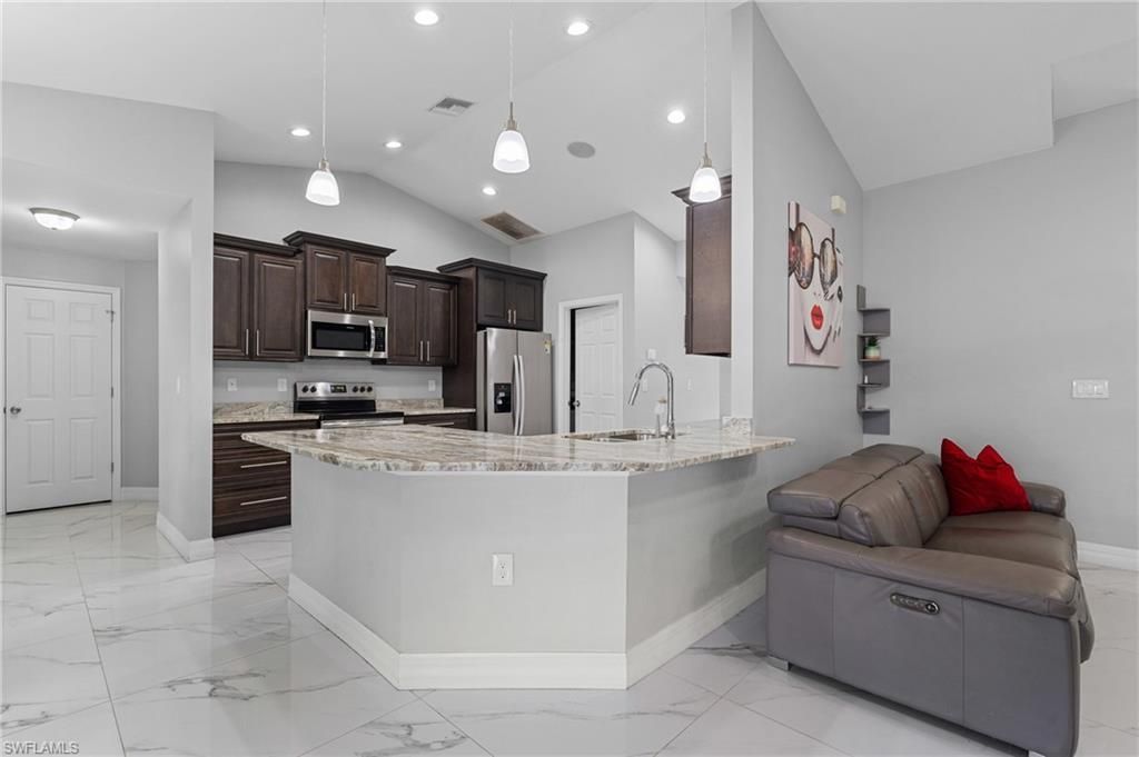 4017 7th St Sw, Lehigh Acres, FL 33976 Photo