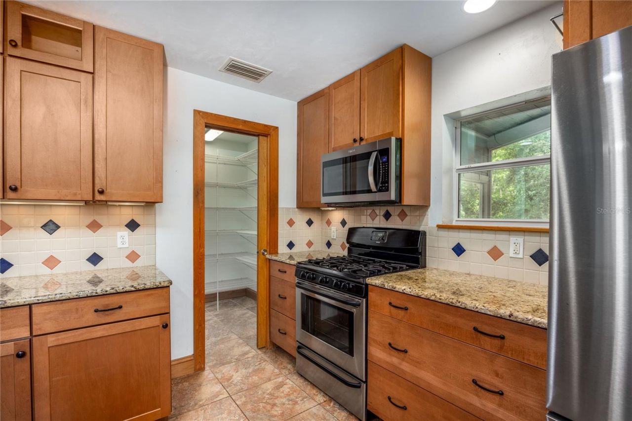 6622 NW 18th Avenue, Gainesville, FL 32605 Photo