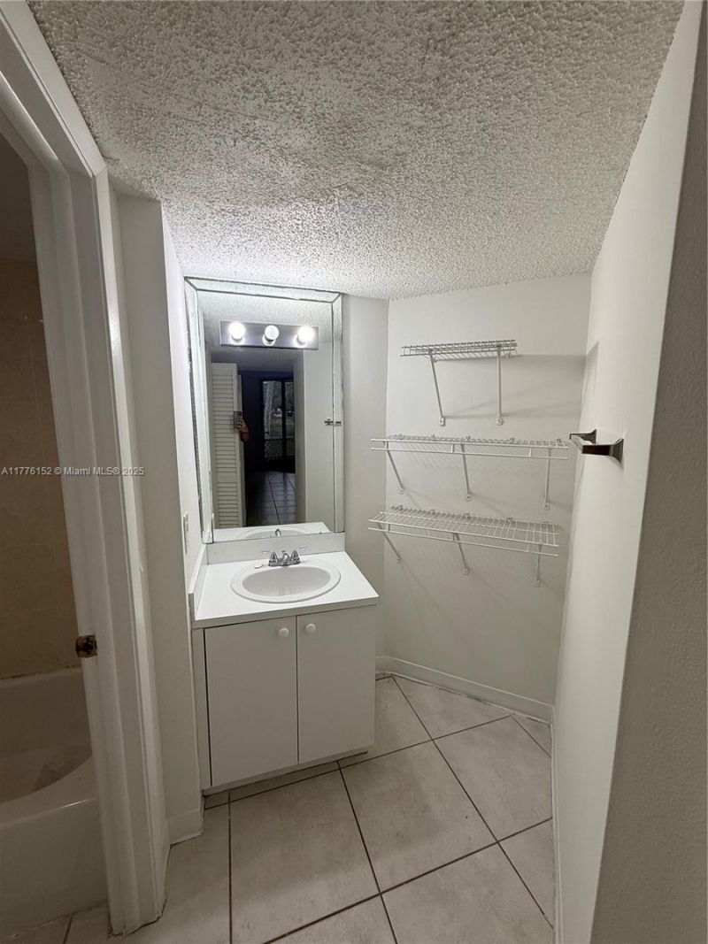8335 SW 152nd Ave, Unit B-106, Miami, FL 33193 Photo