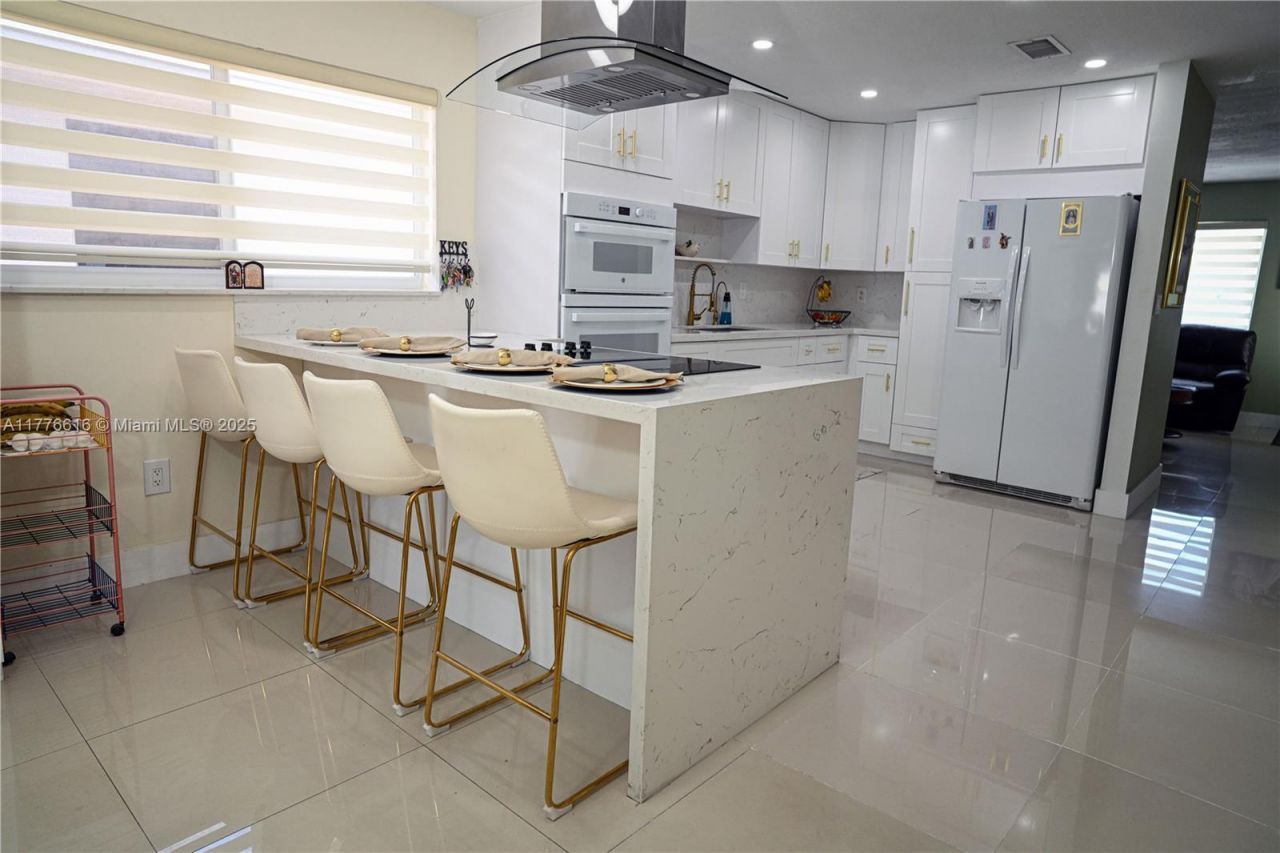 1417 W 40th St, Hialeah, FL 33012 Photo