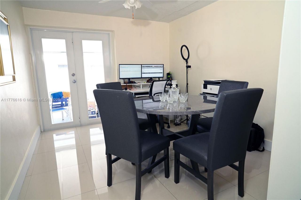 1417 W 40th St, Hialeah, FL 33012 Photo