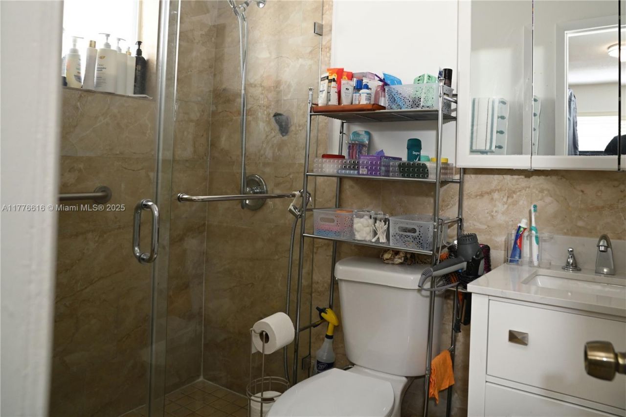 1417 W 40th St, Hialeah, FL 33012 Photo