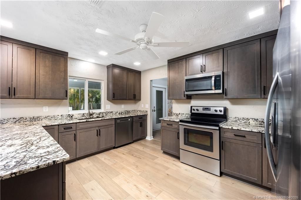 8475 SE Bayberry Terrace, Hobe Sound, FL 33455 Photo