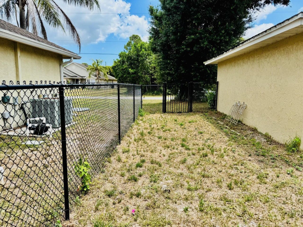 602 NW Cardinal Drive, Port Saint Lucie, FL 34983 Photo