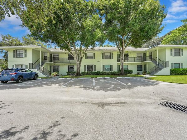 2301 Sabal Ridge Court, Unit A, Palm Beach Gardens, FL 33418