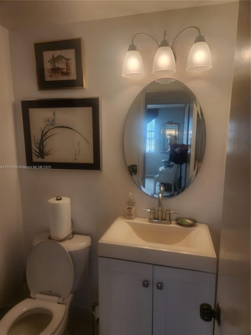 4350 Hillcrest Dr, Unit 807, Hollywood, FL 33021 Photo