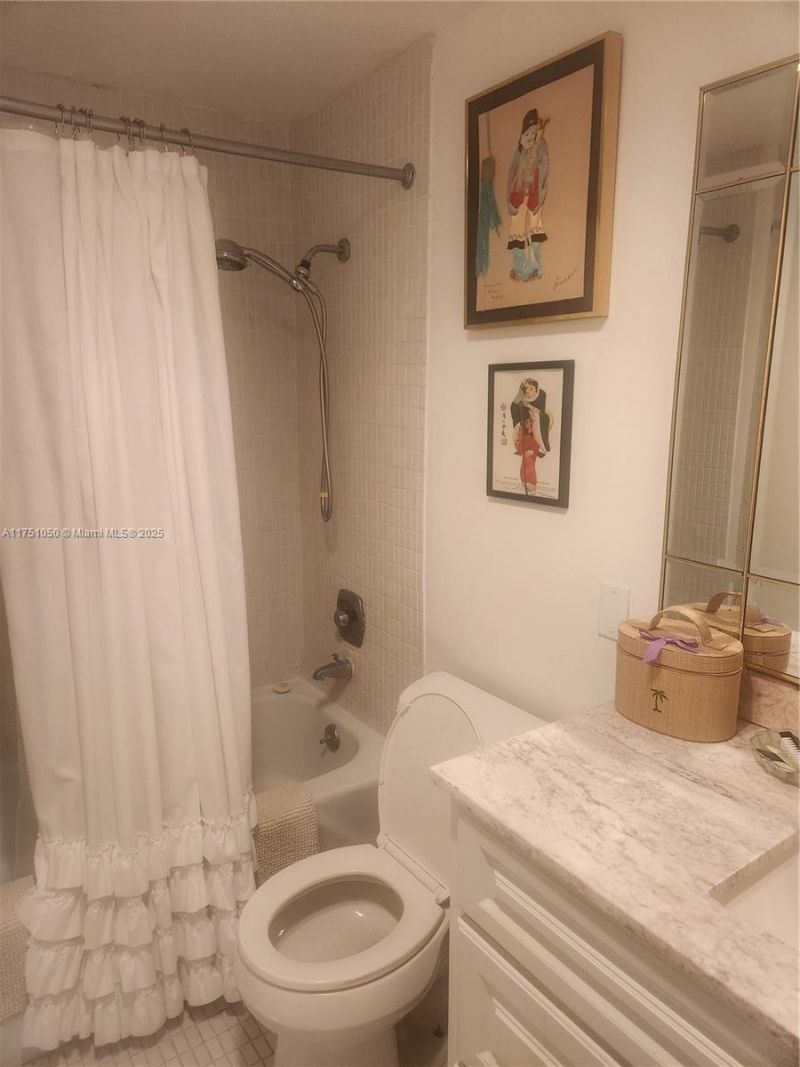 4350 Hillcrest Dr, Unit 807, Hollywood, FL 33021 Photo