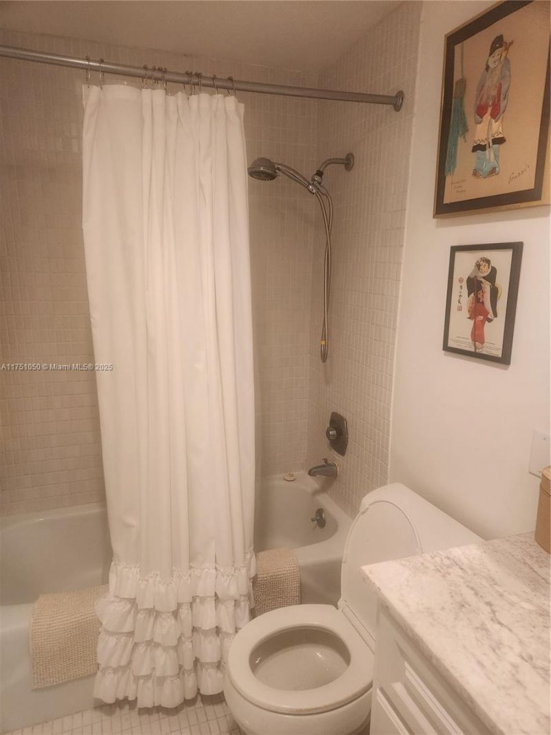 4350 Hillcrest Dr, Unit 807, Hollywood, FL 33021 Photo