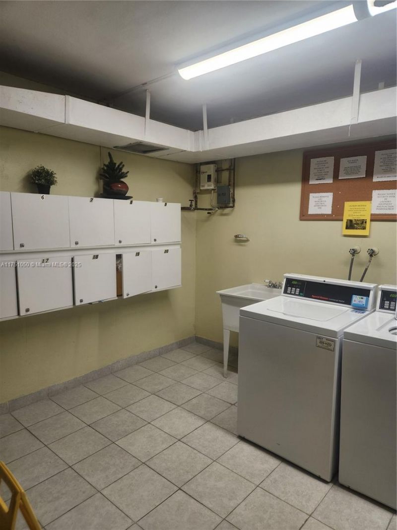 4350 Hillcrest Dr, Unit 807, Hollywood, FL 33021 Photo