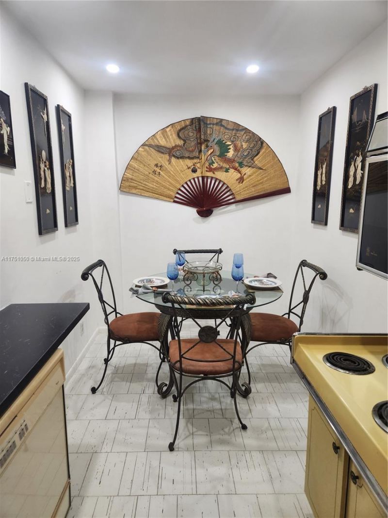 4350 Hillcrest Dr, Unit 807, Hollywood, FL 33021 Photo