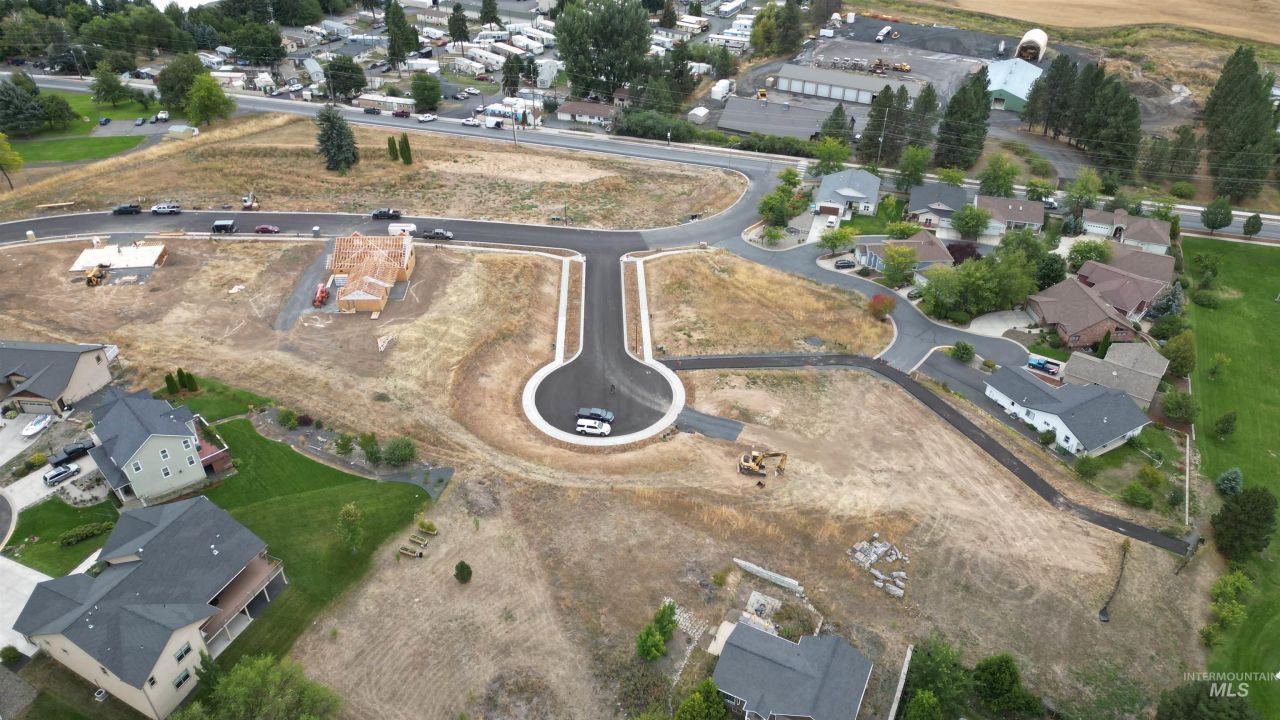 2018 Ben Gifford Court, Moscow, ID 83843 Main Photo