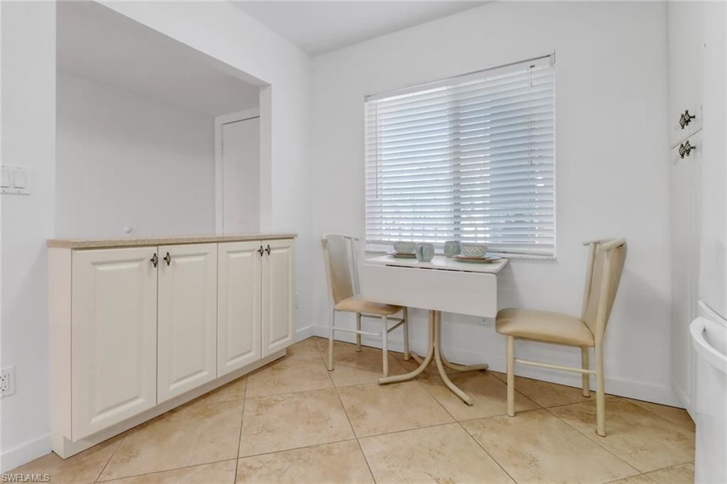 5985 Bloomfield Cir, Unit D203, Naples, FL 34112 Photo