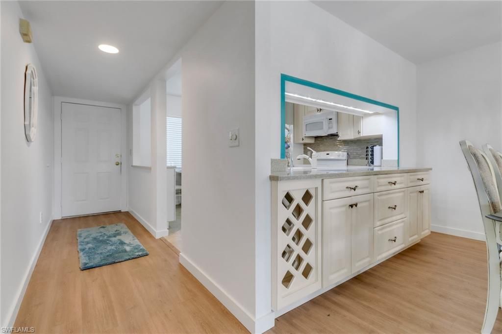 5985 Bloomfield Cir, Unit D203, Naples, FL 34112 Photo
