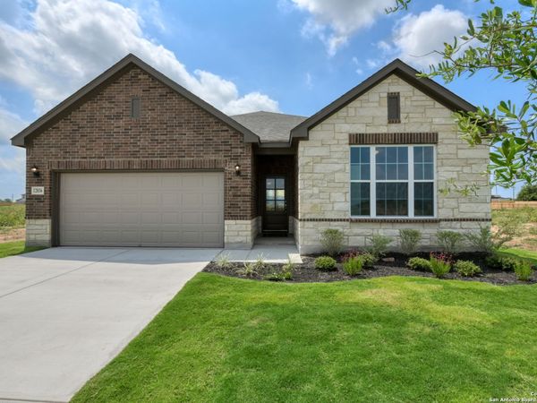 12836 Red Apple Rd., Schertz, TX 78154