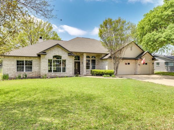 207 Flamingo CIR, Highland Haven, TX 78654