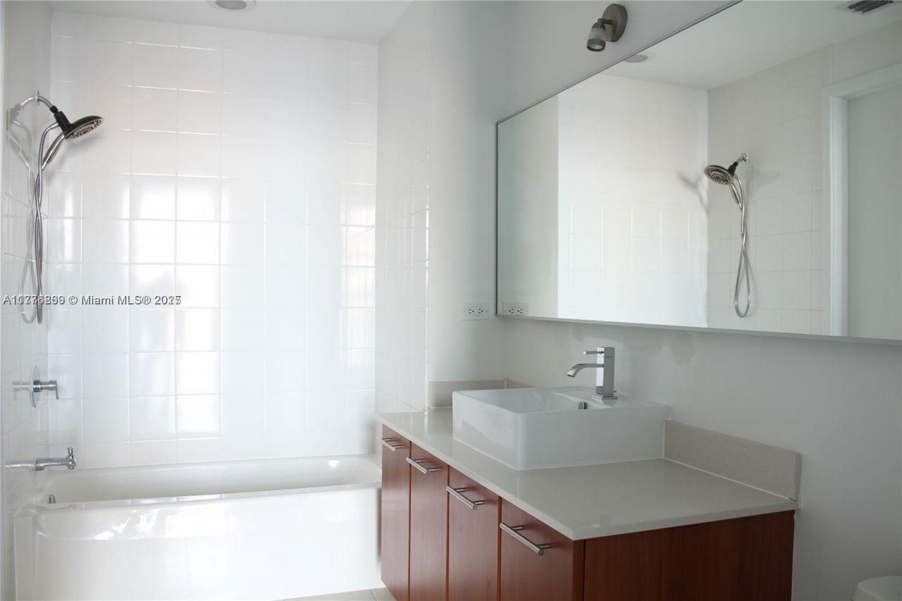 3301 NE 1 Av, Unit H2904, Miami, FL 33137 Photo