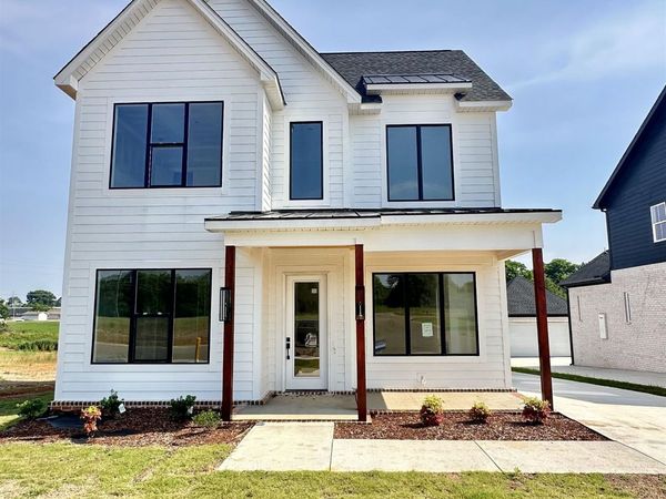 121 Fame Ave, Tuscumbia, AL