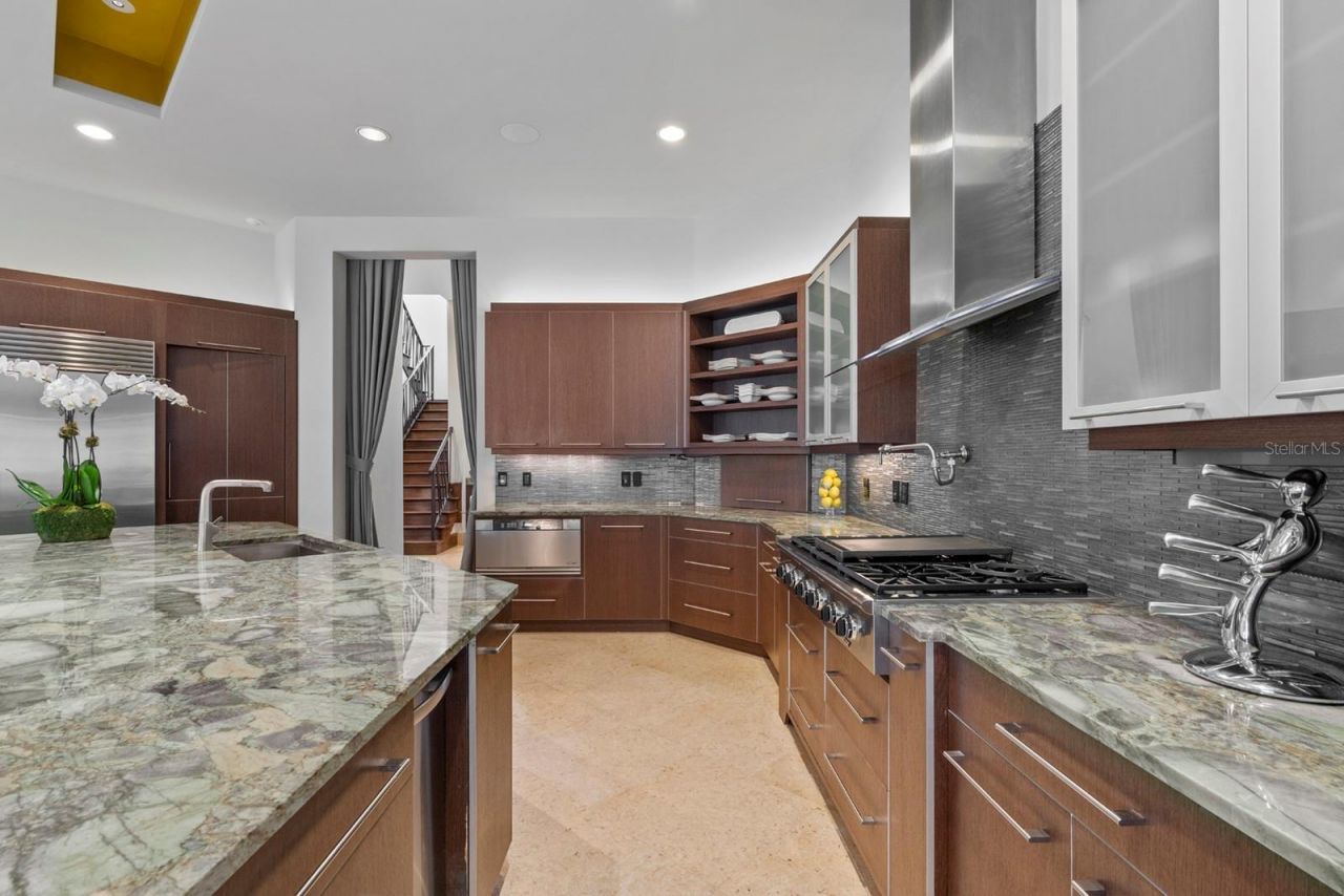 6137 Grosvenor Shore Drive, Windermere, FL 34786 Photo