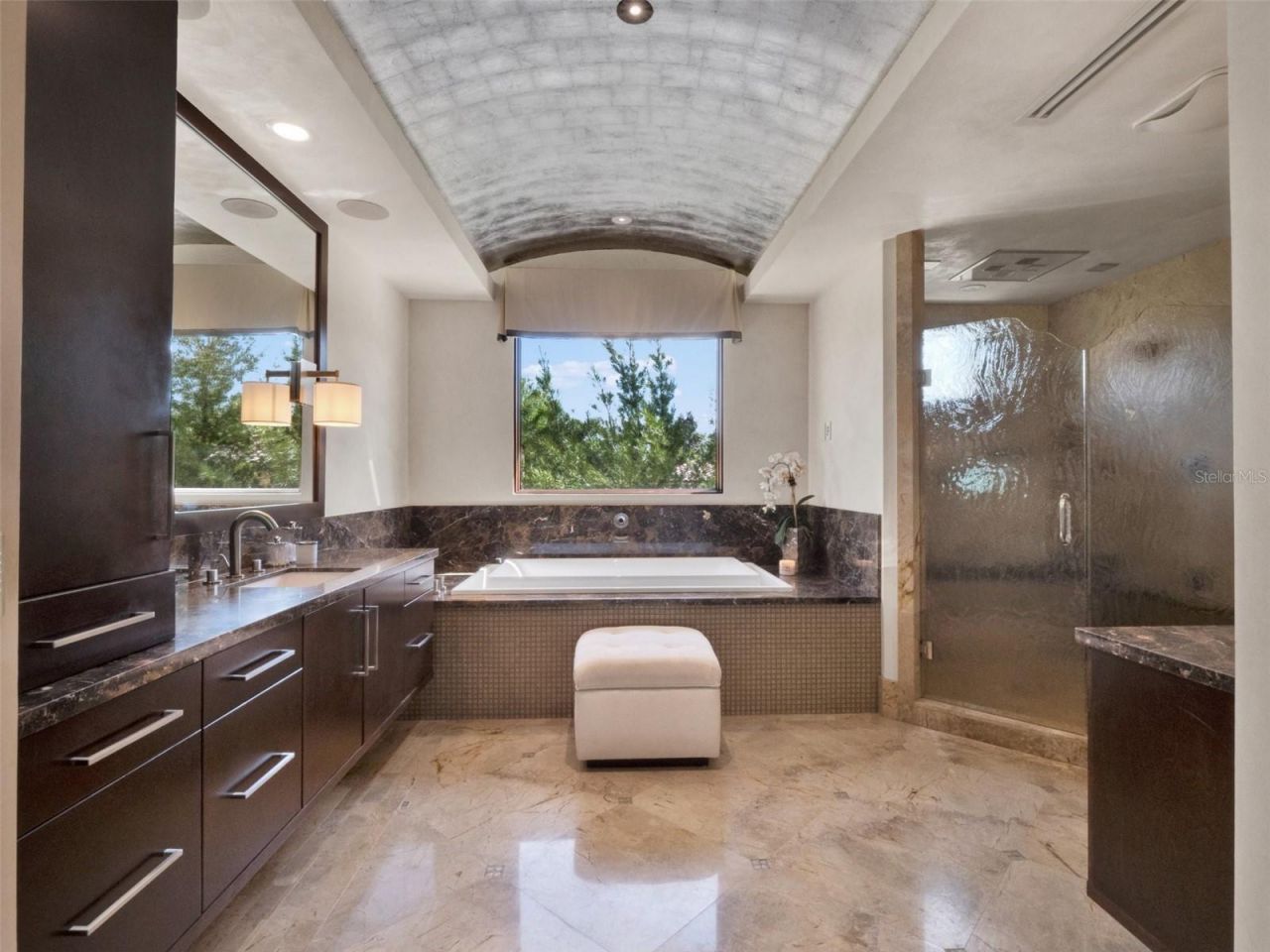 6137 Grosvenor Shore Drive, Windermere, FL 34786 Photo