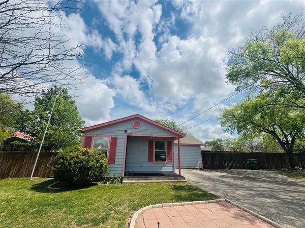 308 Hallvale Drive, White Settlement, TX 76108