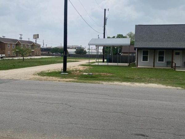 14848 Lytle Somerset, Lytle, TX 78052