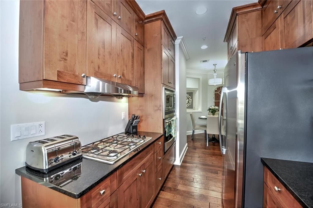 555 5th Ave S, Unit PH-1, Naples, FL 34102 Photo