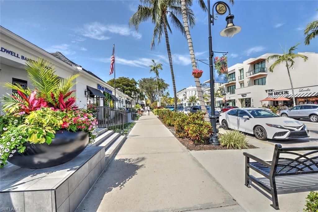 555 5th Ave S, Unit PH-1, Naples, FL 34102 Photo