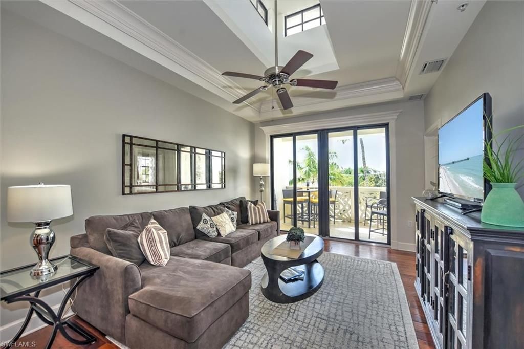 555 5th Ave S, Unit PH-1, Naples, FL 34102 Photo