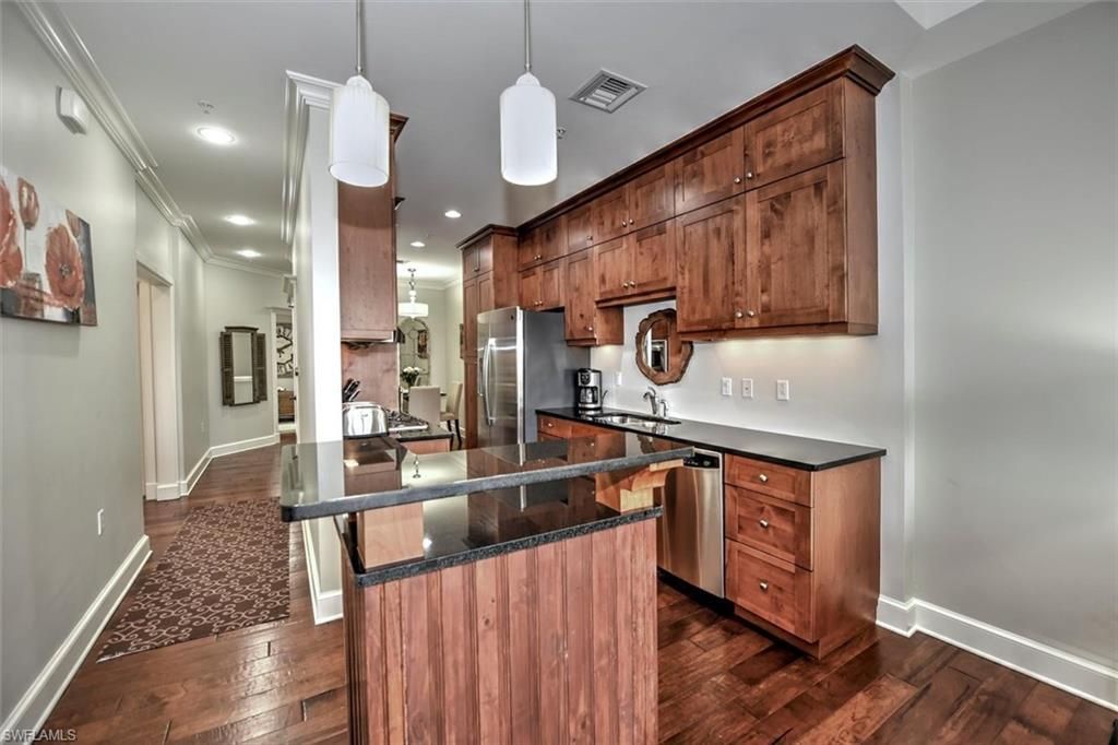 555 5th Ave S, Unit PH-1, Naples, FL 34102 Photo