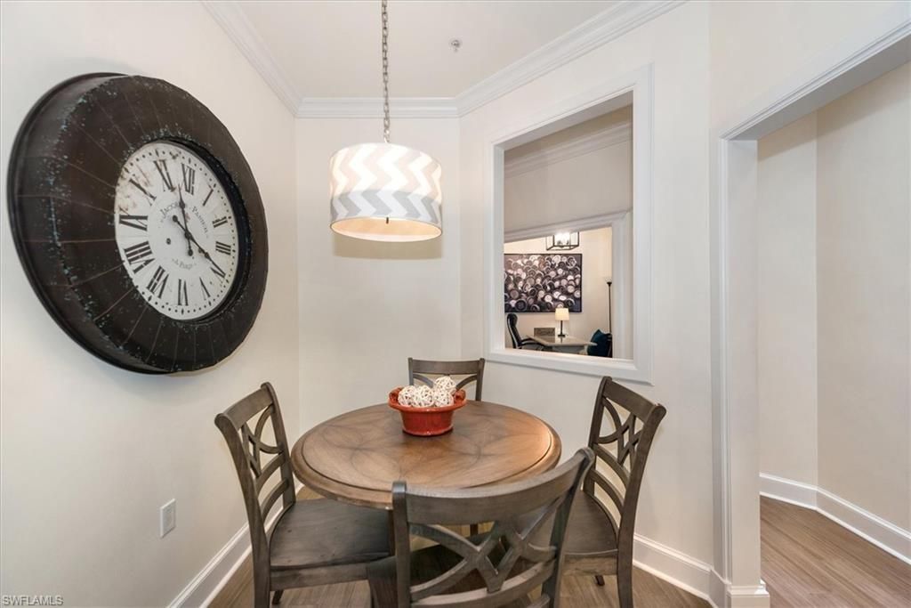 555 5th Ave S, Unit 204, Naples, FL 34102 Photo