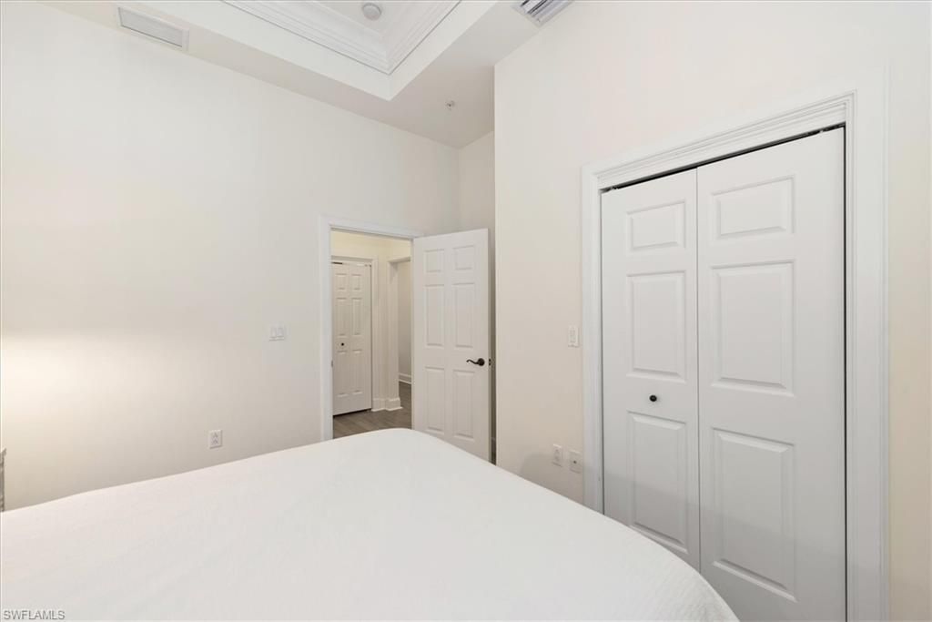 555 5th Ave S, Unit 204, Naples, FL 34102 Photo