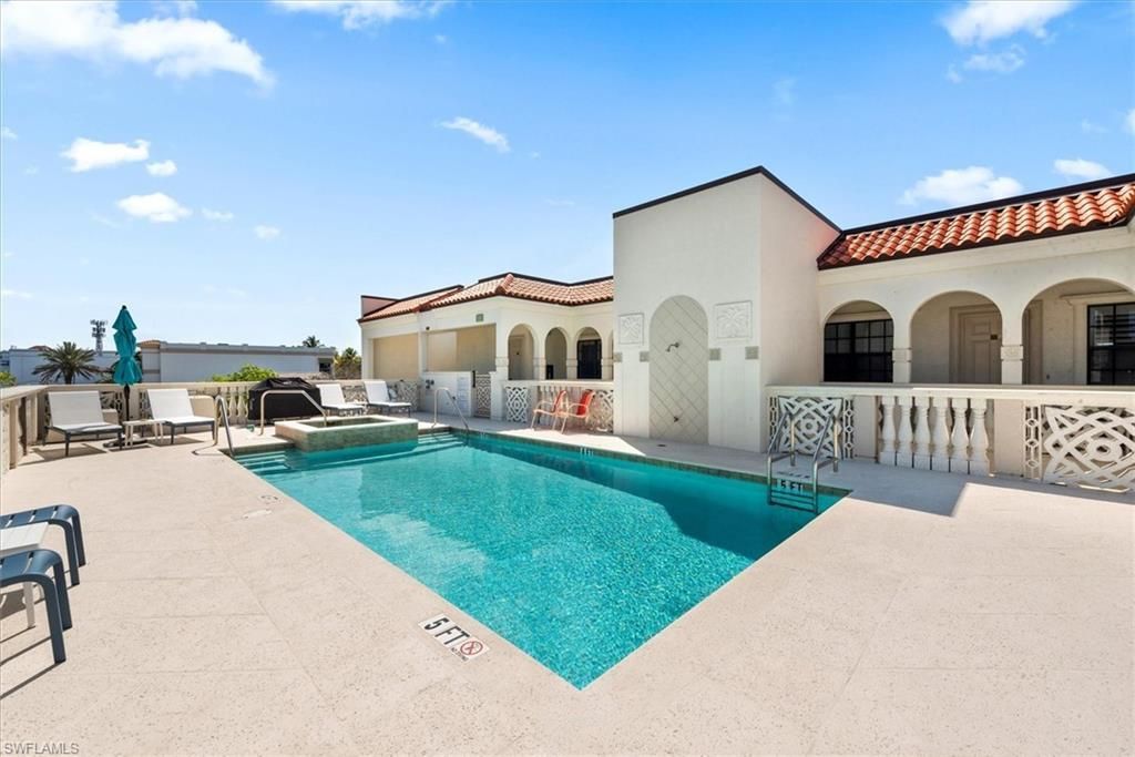 555 5th Ave S, Unit 204, Naples, FL 34102 Photo