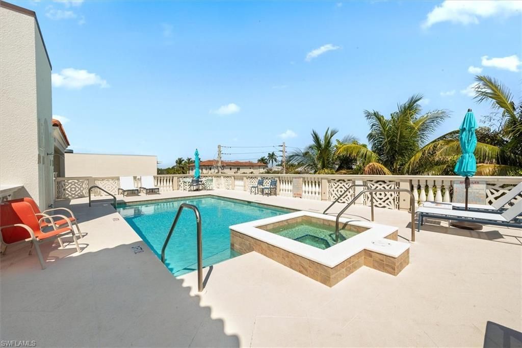 555 5th Ave S, Unit 204, Naples, FL 34102 Photo