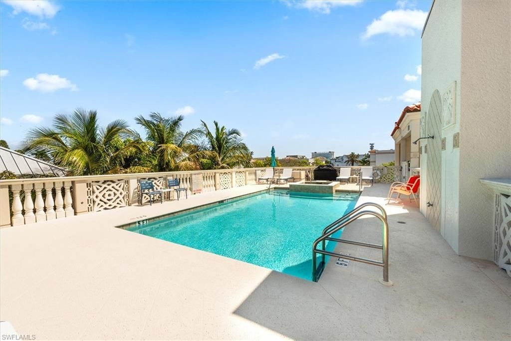 555 5th Ave S, Unit 204, Naples, FL 34102 Photo